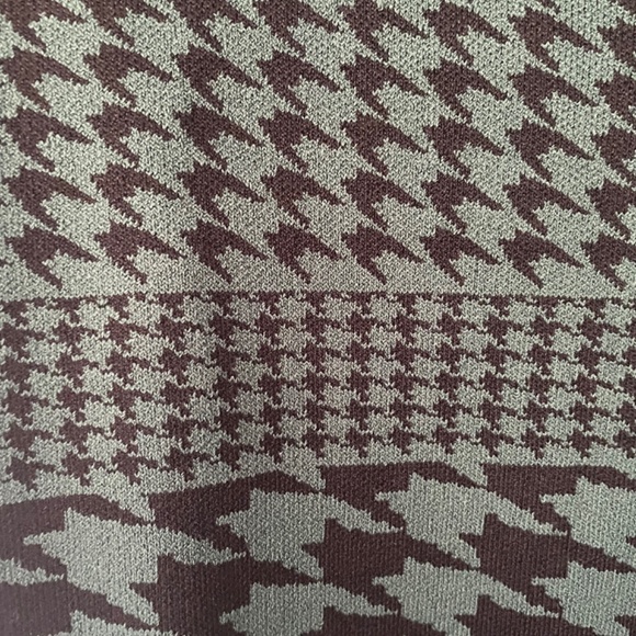 Dress for fall in a Carmen Marc Valvo! - Picture 4 of 4